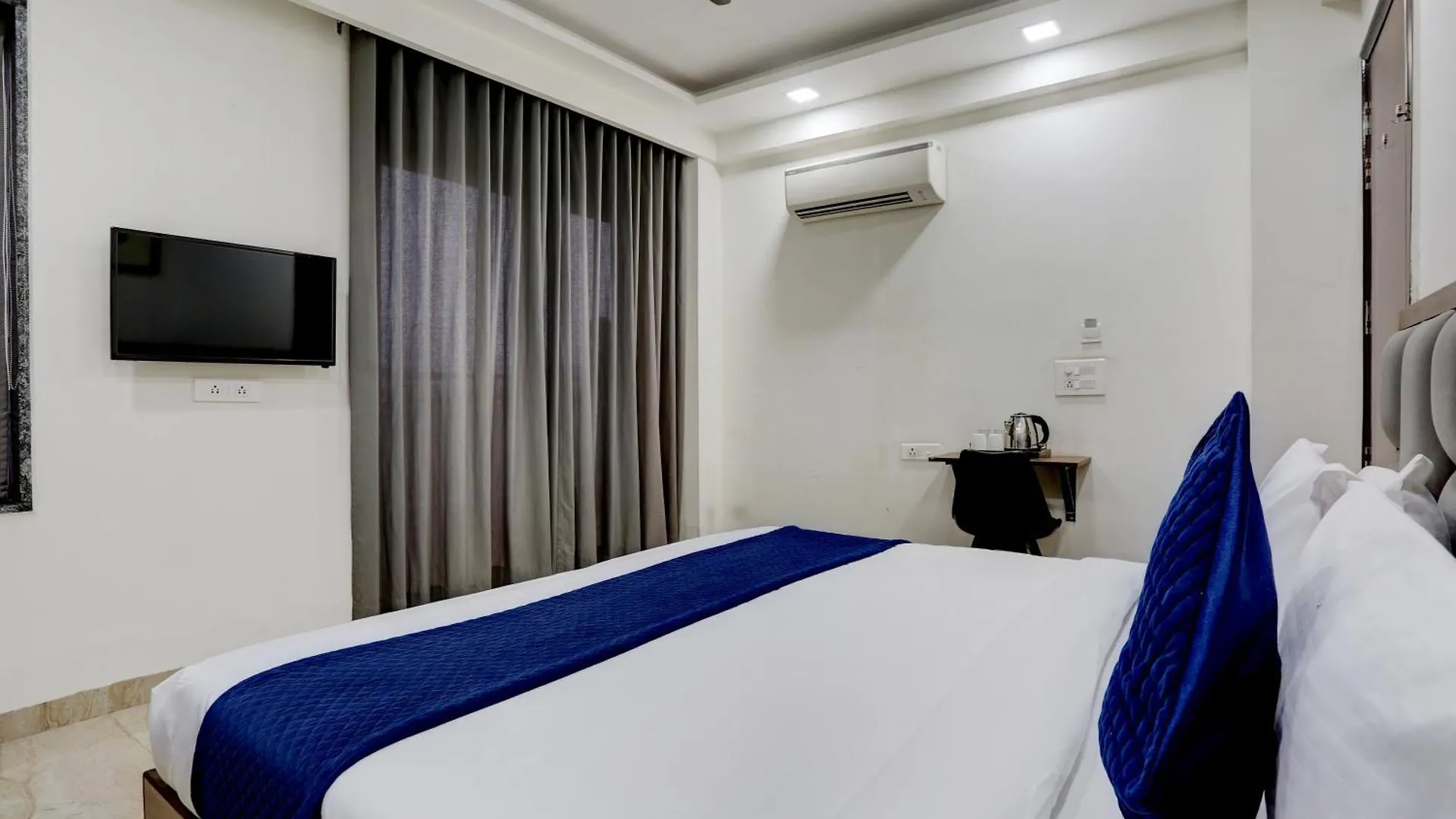 Hotel Grey Medicity Modern Rooms, Prime Location, Affordable Rates I Near Medanta Gurgaon